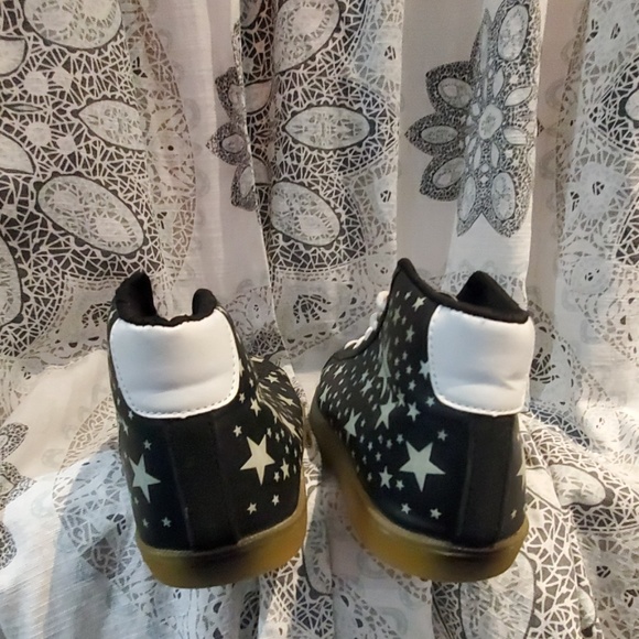 Glow in the dark Stars black sneakers white laces - Picture 5 of 8